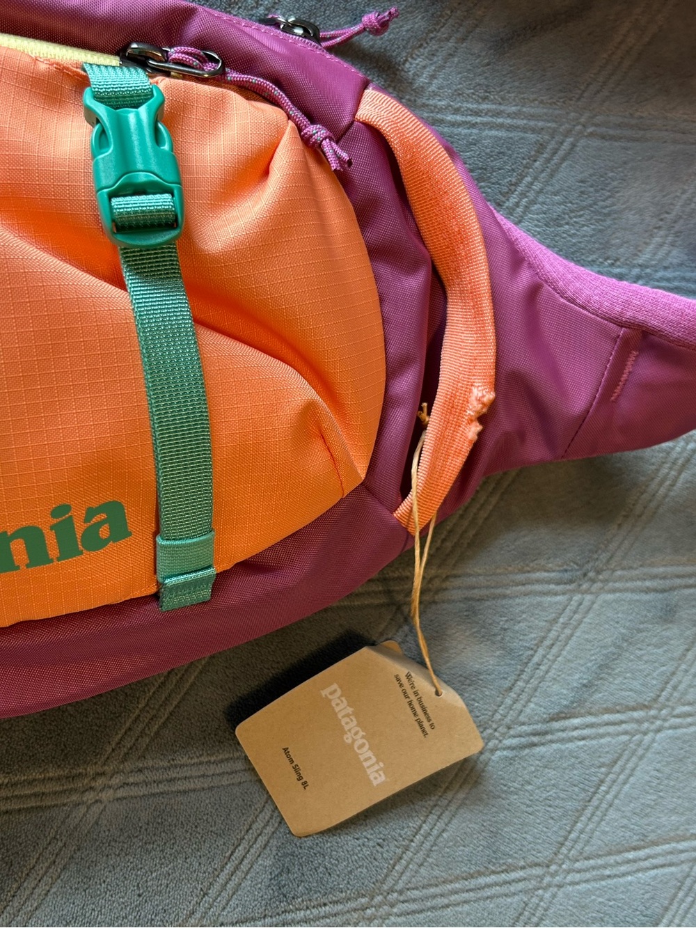 Patagonia Atom Sling 8L - Faded Magenta - Picture 5 of 6